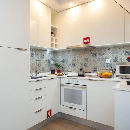 아파트 5Min Santa Apolonia Station I Ground Floor Flat Near Alfama